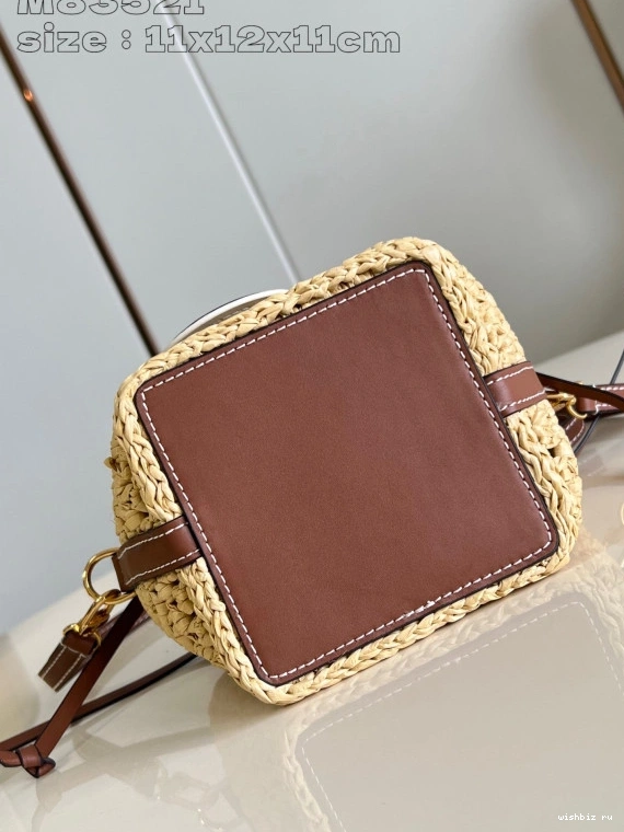 WIS VUITTON PURSE LOUIS NOÉ 1025